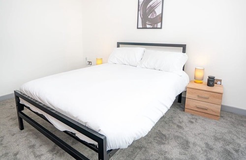 Brierley Hill Apartment | Bright and Modern 2 Bed Apartment in Redditch