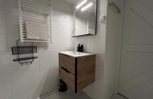 Kinnum Apartment | Inviting Apartment Near Baaiduinen with Spa & Hot Tub