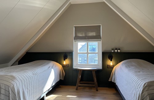 Kinnum Apartment | Inviting Apartment Near Baaiduinen with Spa & Hot Tub