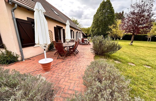 Crouy-sur-Cosson House | Experience La Faisanderie: 6 Rooms with Pool & Spa