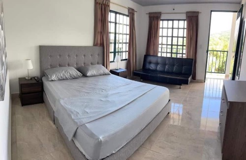 Guaduas Hotel | Relax at Quinta Baroe with Pool and Family-Friendly Perks