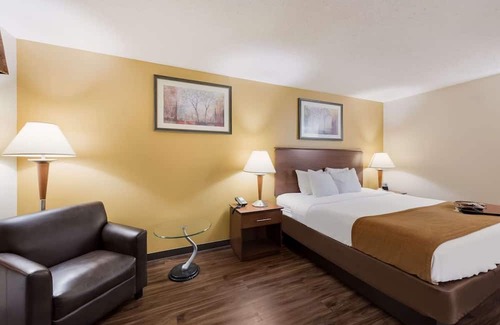 Hebron House | Convenient I-70 Access & Pet-Friendly Amenities Await You