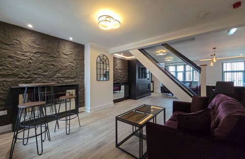 South Shore Apartment | Elegant 4 Bedroom Duplex Apartment with Family Amenities