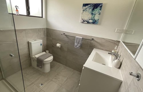 Abbey Apartment | Moana Roa Beach Stay