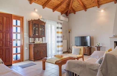 Kalamaki Apartment | Family-Friendly Heliotropio Hotel in Beautiful Zakynthos