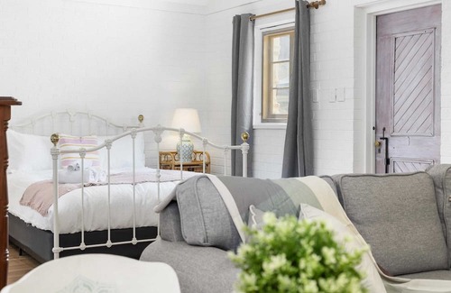 Willunga Apartment | Discover "The Stables" at Strong Farmers Retreat Willunga