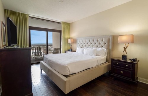 Windy Hill House | Oceanfront 2-Bedroom Condo with Private Balcony & Jetted Tub