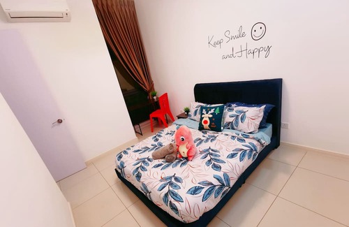 Medini Apartment | Family-Friendly Suite Near Legoland with Pool & Garden View