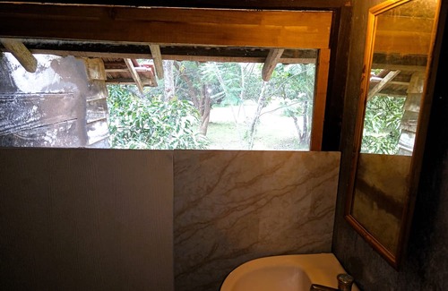 Habarana Cabin | Cozy Cabin 2 Twin Beds at Eagles Wing's Guest House