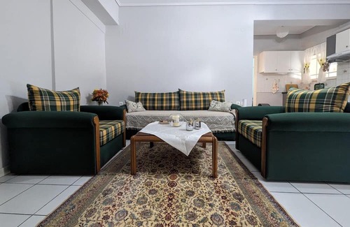 Molos-Agios Konstantinos Apartment | Child-Friendly Central Apartment in Agios Konstantinos
