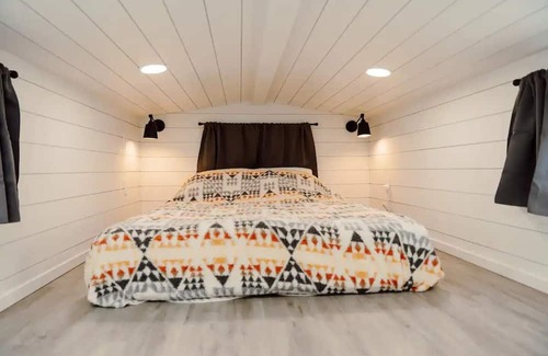 West Central House | Cozy Tiny House - Perfectly Located for Family Adventures