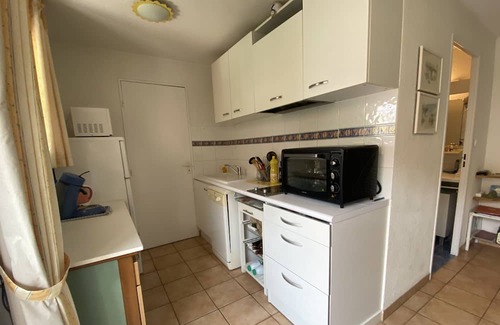 Valras-Plage Apartment | Family Haven at Souvenirs D'enfances 159, Perfect for Kids