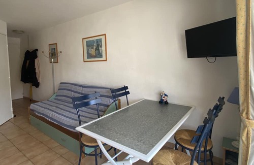 Valras-Plage Apartment | Family Haven at Souvenirs D'enfances 159, Perfect for Kids