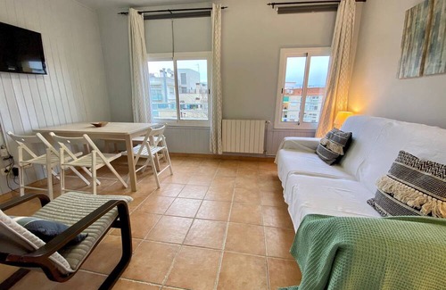 La Font d'en Fargues House | Inviting Whole House with Views, Wi-Fi & Terrace for Families