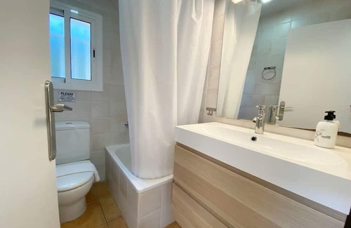 La Font d'en Fargues House | Inviting Whole House with Views, Wi-Fi & Terrace for Families