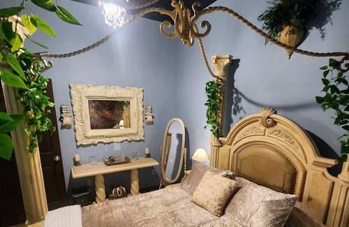 Monroe Cottage | Enchanting Fairytale Cottage at High Rock Castle