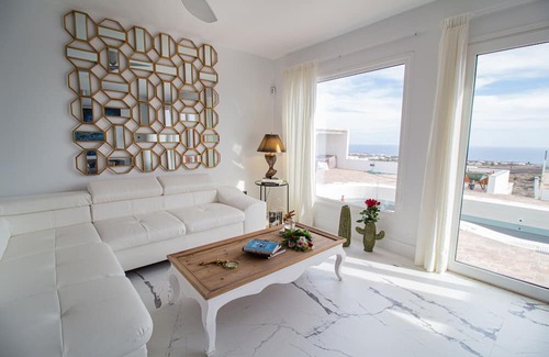 Macher Villa | Tranquil Villa 'Casa Serena' with Sea View & Wi-Fi