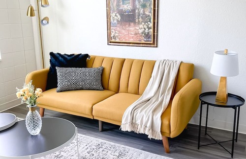 Corryville Apartment | Inviting 1BD/1BA Retreat with Gym in Cincinnati