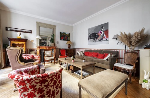 Passy Apartment | Elegant Trocadero Apartment - Family-Friendly Retreat