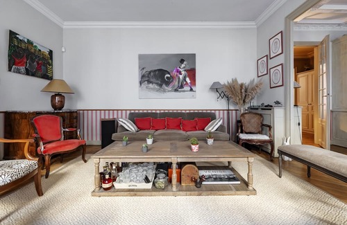 Passy Apartment | Elegant Trocadero Apartment - Family-Friendly Retreat