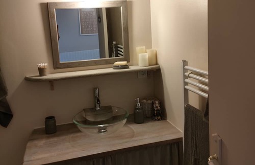La Creche House | Cozy Vrbo Property Ideal for Family Getaways