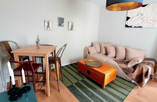 Le Kremlin-Bicetre Apartment | Welcoming Apartment Steps from Paris with Family Amenities