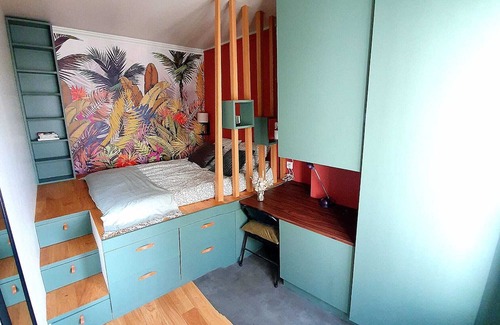 Le Kremlin-Bicetre Apartment | Welcoming Apartment Steps from Paris with Family Amenities