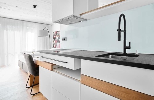 Berg Apartment | Discover Livisit Bergpartment 24: Cozy Room with Kitchenette
