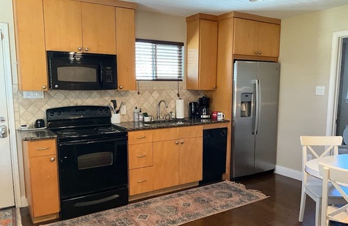 Chestnut Apartment | Cozy East Austin Studio with Garage - Perfect for Families
