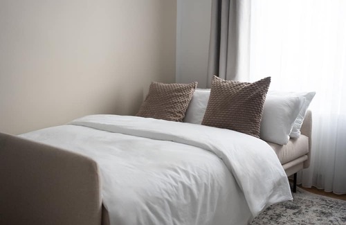 Findorff-Burgerweide Apartment | Modern Haven at the Cove: Perfect for Family Getaways