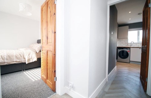 Cribbs Causeway House | Discover Cohost Partners: Family-Friendly Stays with Discounts