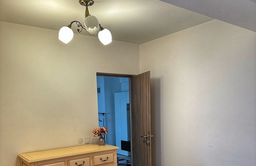 Craiova Apartment | Cozy Apartment with Panoramic Balcony Near Promenada Mall