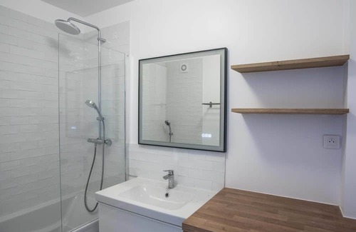 L'Ile-Saint-Denis Apartment | Inviting Apartment with Eiffel Tower Views and Family Amenities
