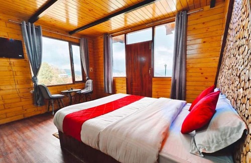 Fagu Cottage | Cozy Family Room with Mountain View - Snowind Cottages