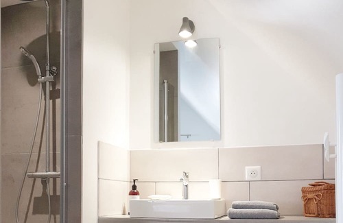 Coulanges-la-Vineuse Bed & Breakfast | Relaxing Stay in Vineyard Home with Pool for Families