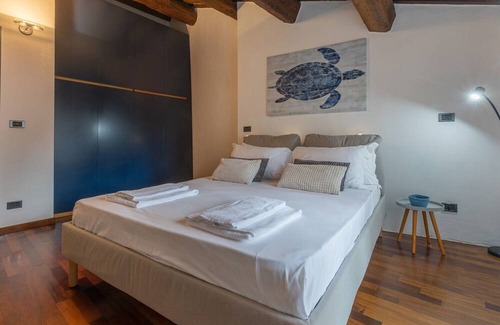 Ferrara Historic Centre Apartment | Elegant Piazza Trento Trieste Il Listone Exclusive Apartment