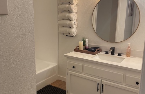 Wrightwood Cabin | Scandinavian Style Cabin: Pet-Friendly Getaway Near Ski Resort