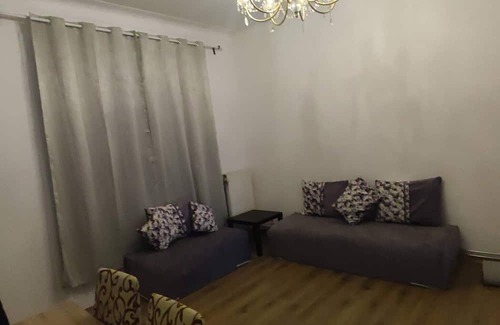 Ganshoren Apartment | Inviting 3 Bedroom Apartments with Koekelberg Basilica Views