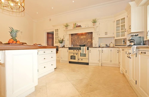 New Garden House | Explore Family-Friendly Comfort at Sallymount Manor