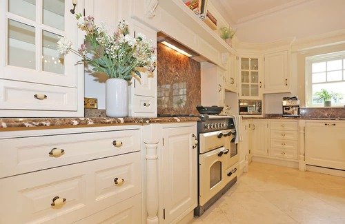 New Garden House | Explore Family-Friendly Comfort at Sallymount Manor