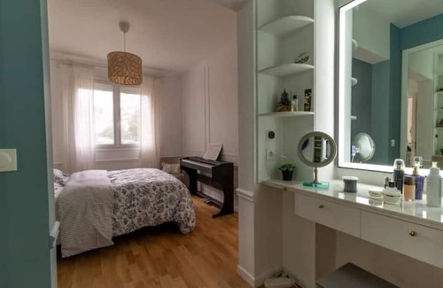 Saint-Cloud Apartment | Charming Apartment with Kitchen in Saint-Cloud Val d'Or