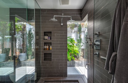 Santa Monica Canyon Apartment | Stylish Santa Monica Studio Steps from the Beach