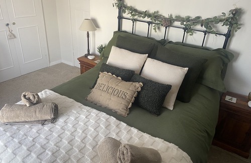 Chard Cottage | Cozy Cottage Retreat in Beautiful Chard, Somerset
