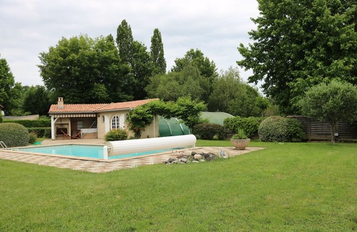 Bergerac House | Beautiful Family Home with Pool in Green Oasis Near Everything