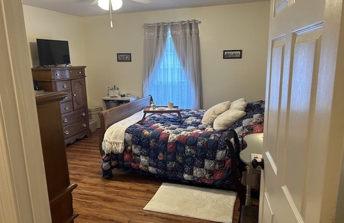 Atmore Apartment | Cozy Highland Haven Studio Suite with Pool and Ocean View