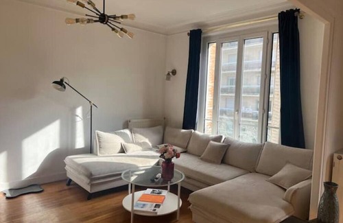 Clamart Apartment | Le 81 - A Delightful Stay in Paris & Versailles with Perks