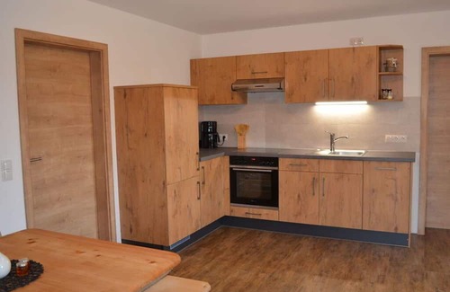 Gaißach Apartment | Cozy Apartment in Gaißach with Kitchen and Breakfast Included