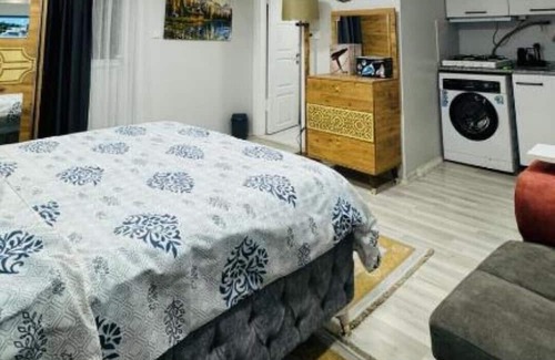 Fatih Apartment | Cozy Apartment with Sea View and Family-Friendly Amenities