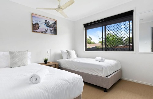 Urangan House | Unwind at Moonstone with Spectacular Oceanfront Views