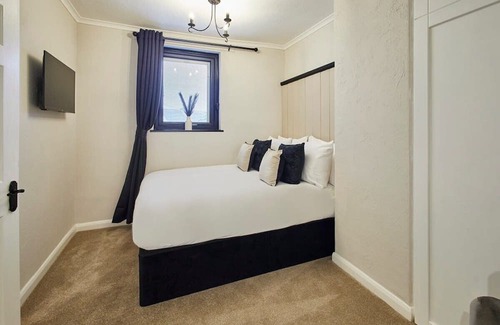 Great Ayton House | Discover Roseberry Topping Townhouse - Pet Friendly Retreat